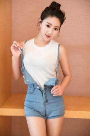 艳照门在线播放_蓝光迅雷电影在线